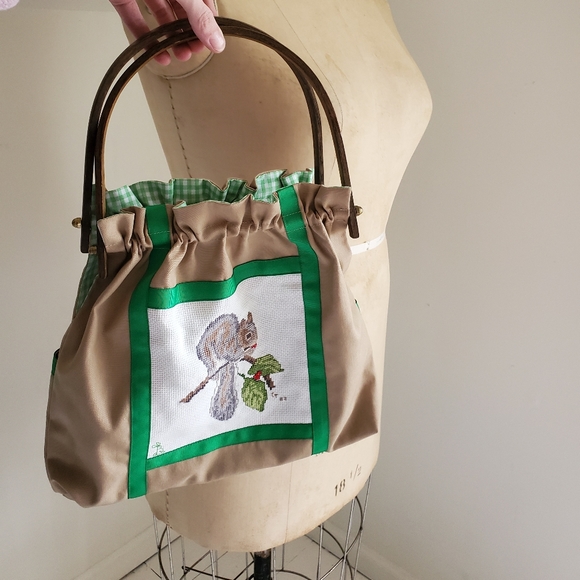 Vintage Homemade Embroidered Squirrel Handbag with Wooden Handles - Picture 2 of 6